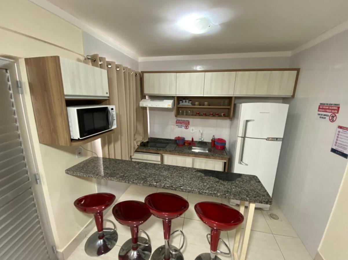 Lacqua Diroma V Apt Localizado Proximo A Portariaparque Aquatico Completo Nao Dispomos De Roupa De Cama E Banho Caldas Novas Bagian luar foto